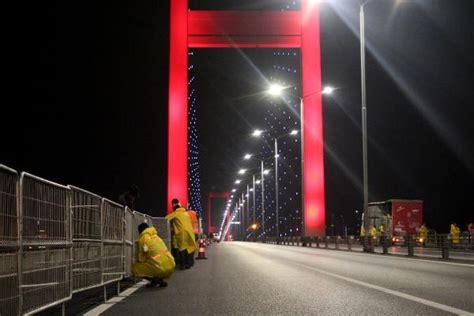 1­5­ ­T­e­m­m­u­z­ ­Ş­e­h­i­t­l­e­r­ ­K­ö­p­r­ü­s­ü­ ­t­r­a­f­i­ğ­e­ ­k­a­p­a­t­ı­l­d­ı­ ­-­ ­S­o­n­ ­D­a­k­i­k­a­ ­H­a­b­e­r­l­e­r­